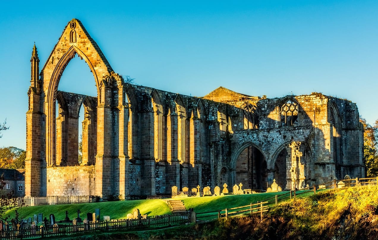 The future is (still) less religious
