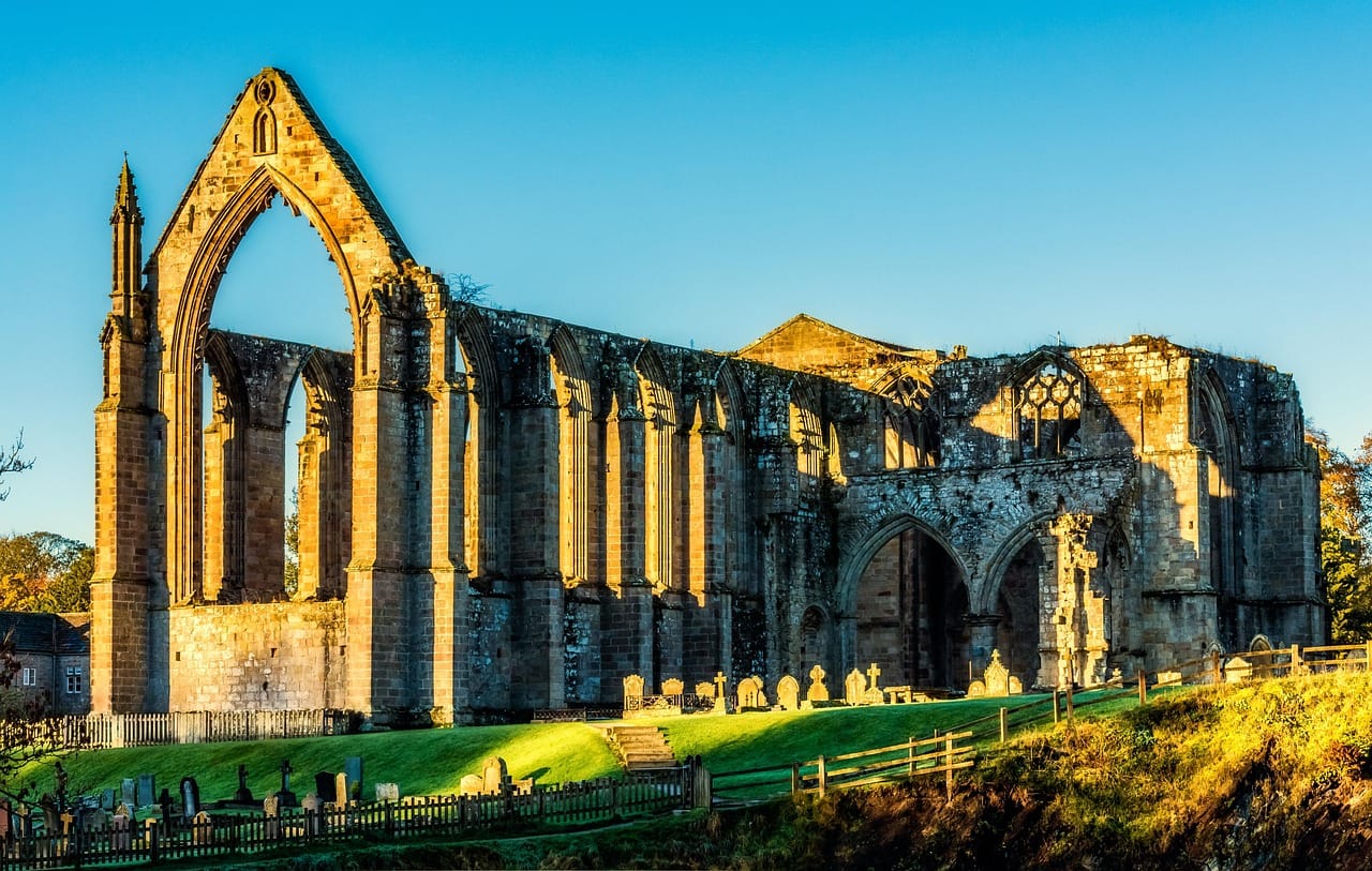 The future is (still) less religious